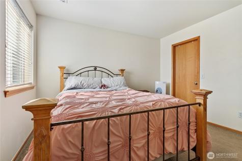 1162 Aaron Drive Lynden WA 98264