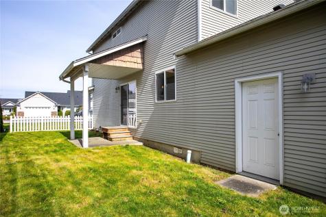 1162 Aaron Drive Lynden WA 98264