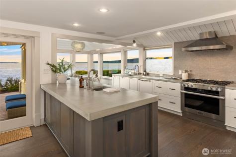 2628 NW Esplanade Seattle WA 98117