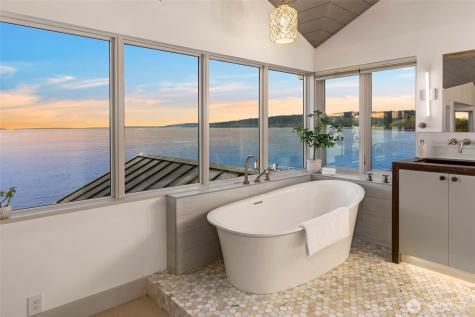2628 NW Esplanade Seattle WA 98117