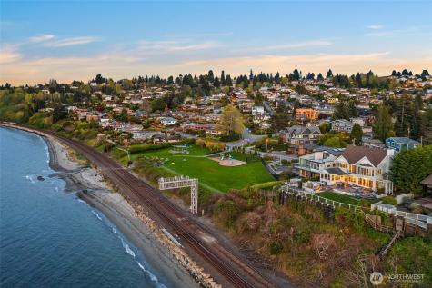 2628 NW Esplanade Seattle WA 98117