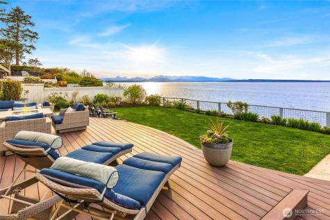 2628 NW Esplanade Seattle WA 98117