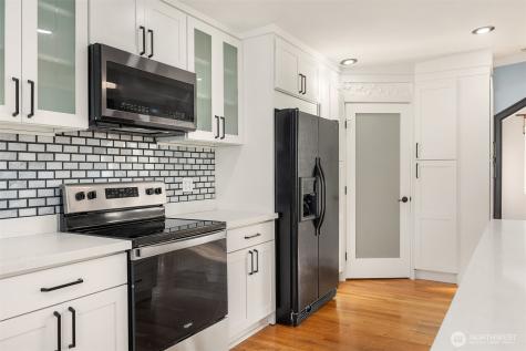 15411 SE 8th Street Bellevue WA 98007