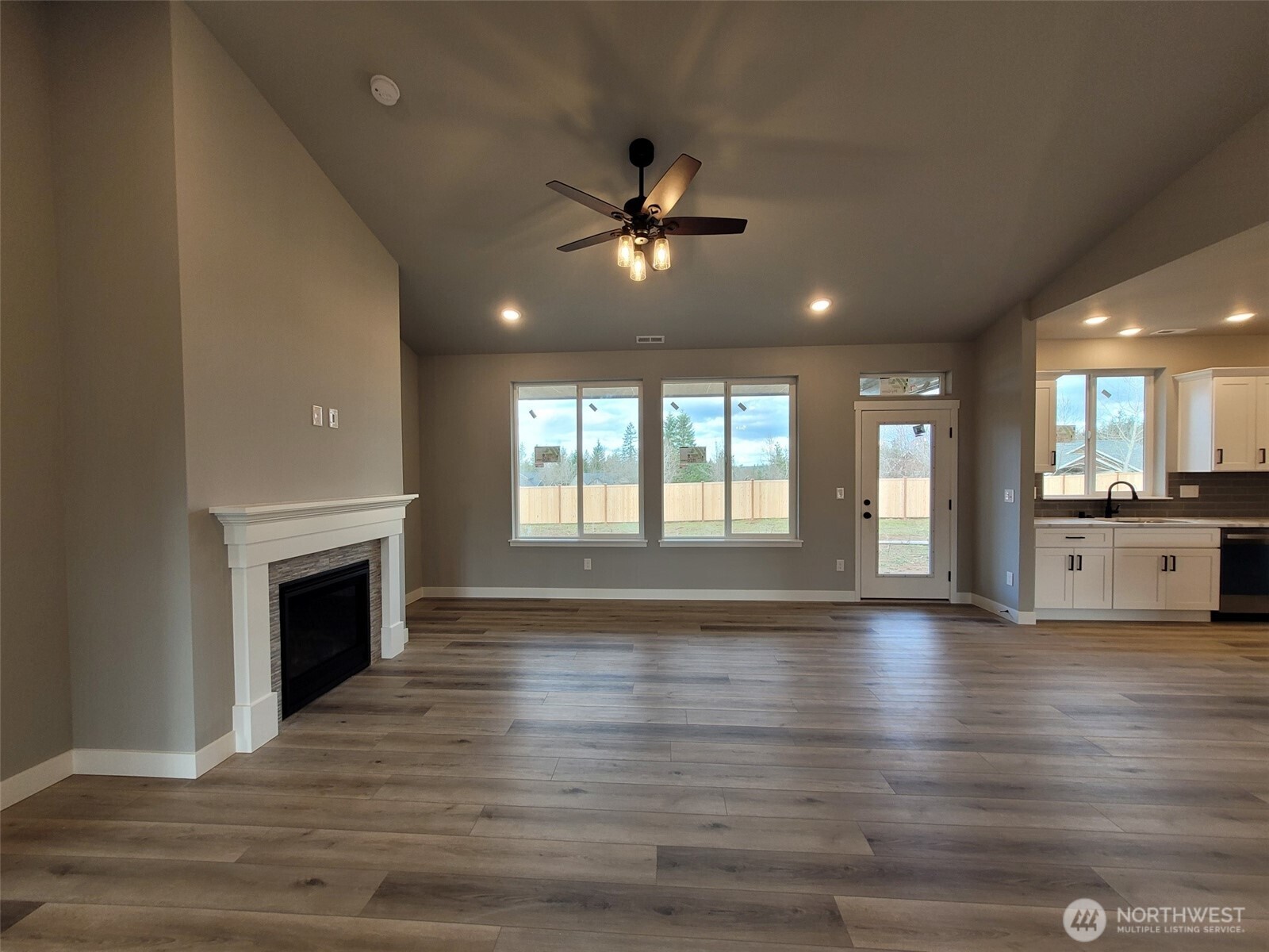 22 Raven Lane Elma WA 98541