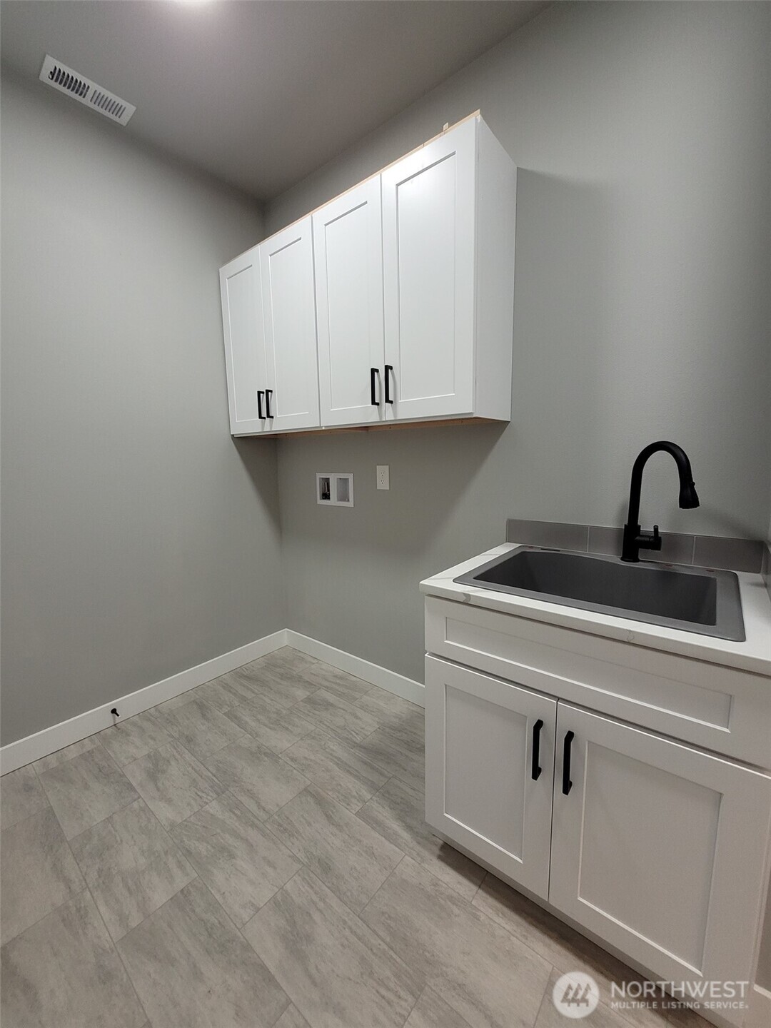 22 Raven Lane Elma WA 98541
