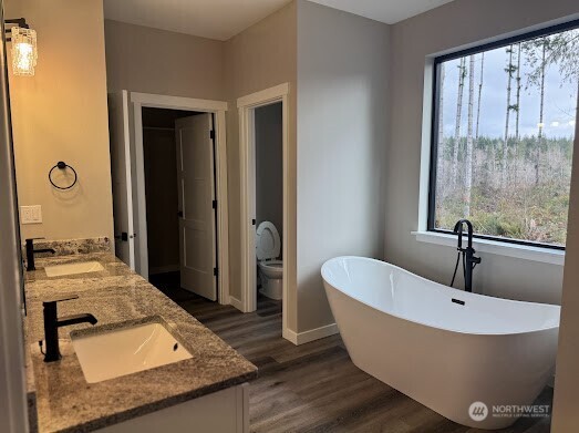 22 Raven Lane Elma WA 98541