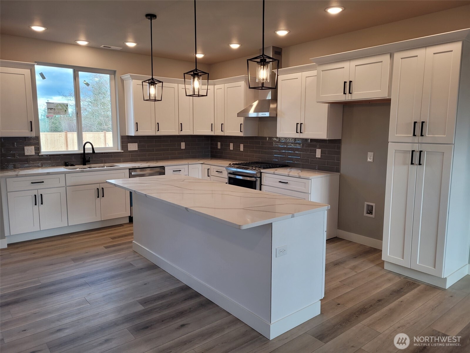 22 Raven Lane Elma WA 98541