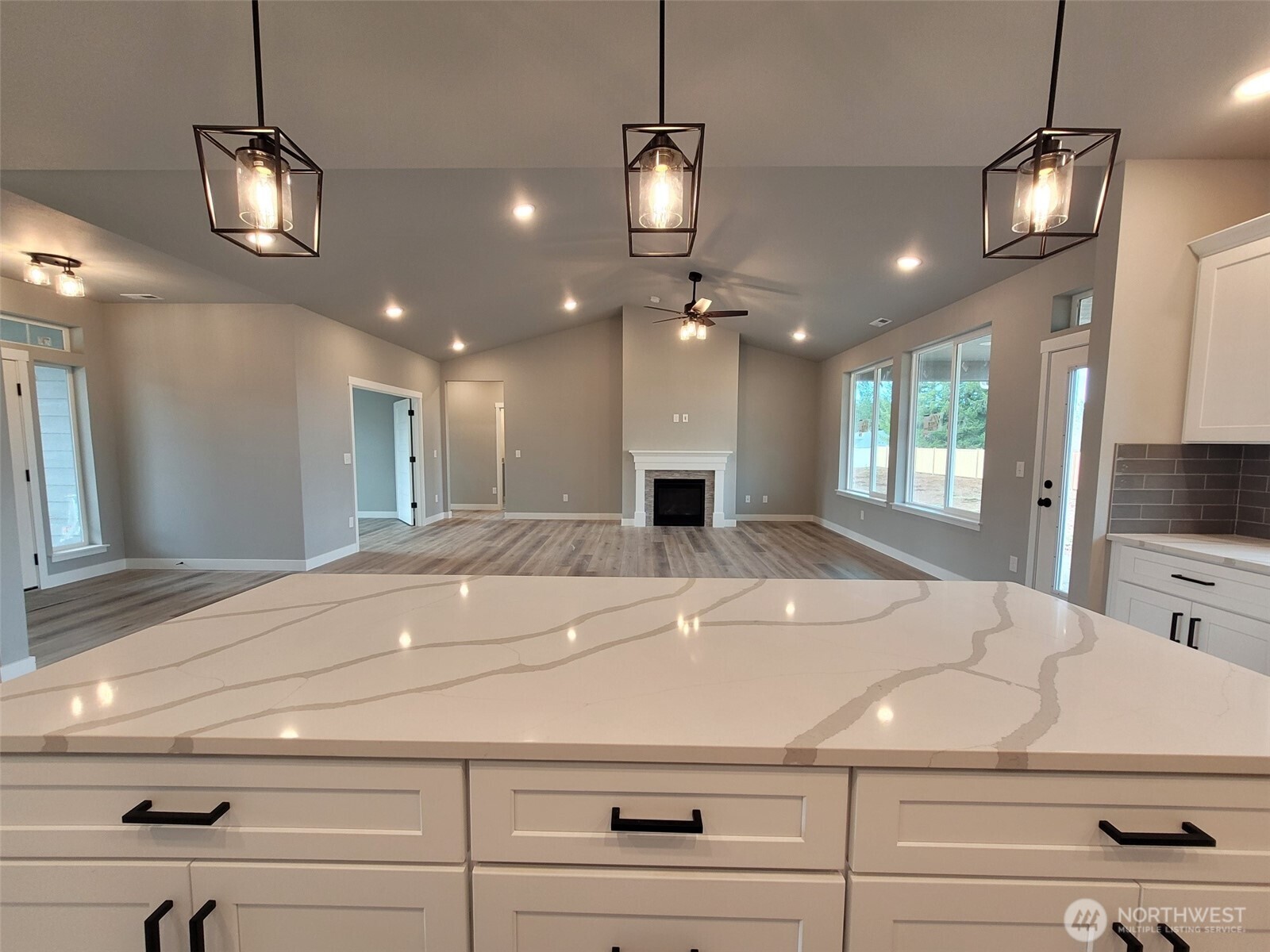 22 Raven Lane Elma WA 98541