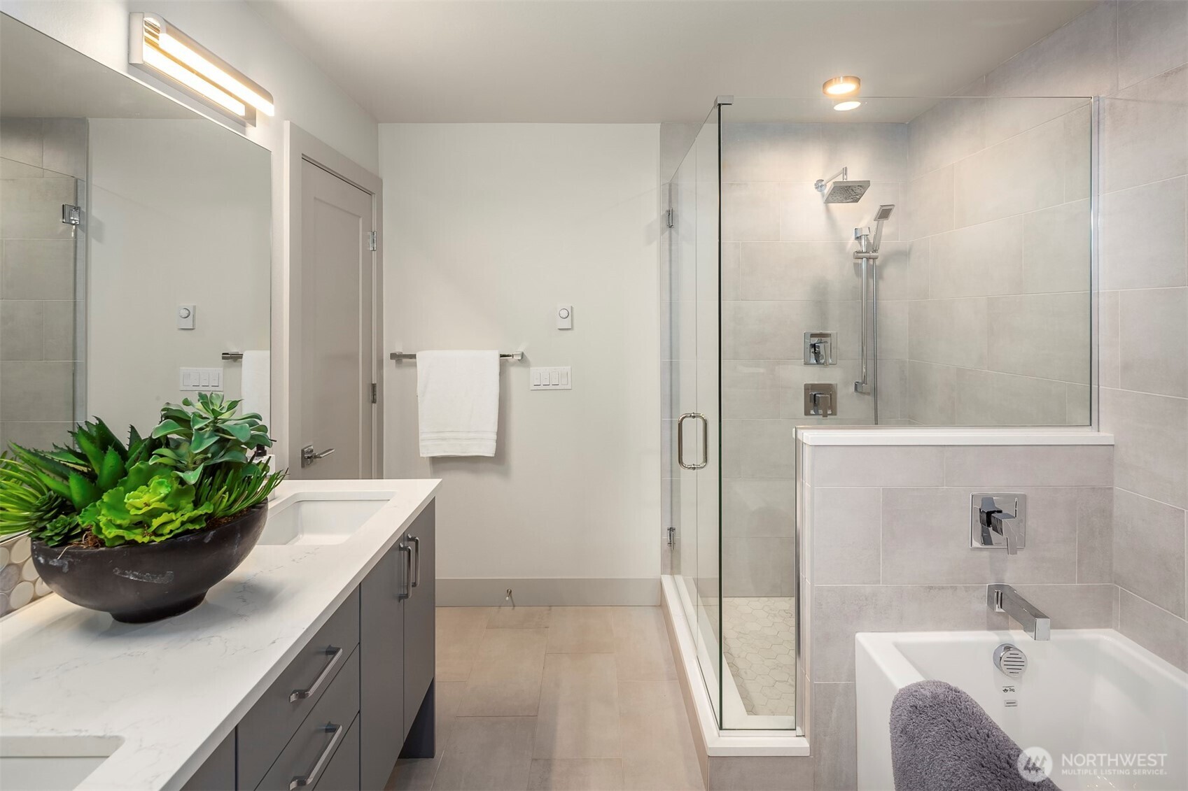 1516 Bigelow Avenue N Seattle WA 98109