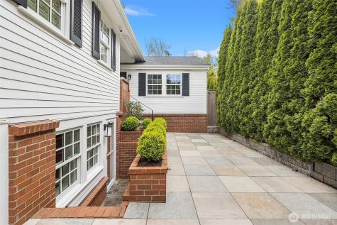5230 NE 75th Street Seattle WA 98115