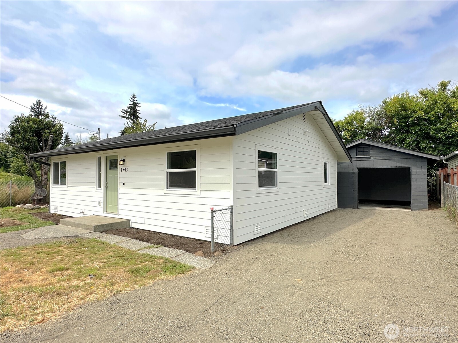 1743 SE Crawford Road Port Orchard WA 98366