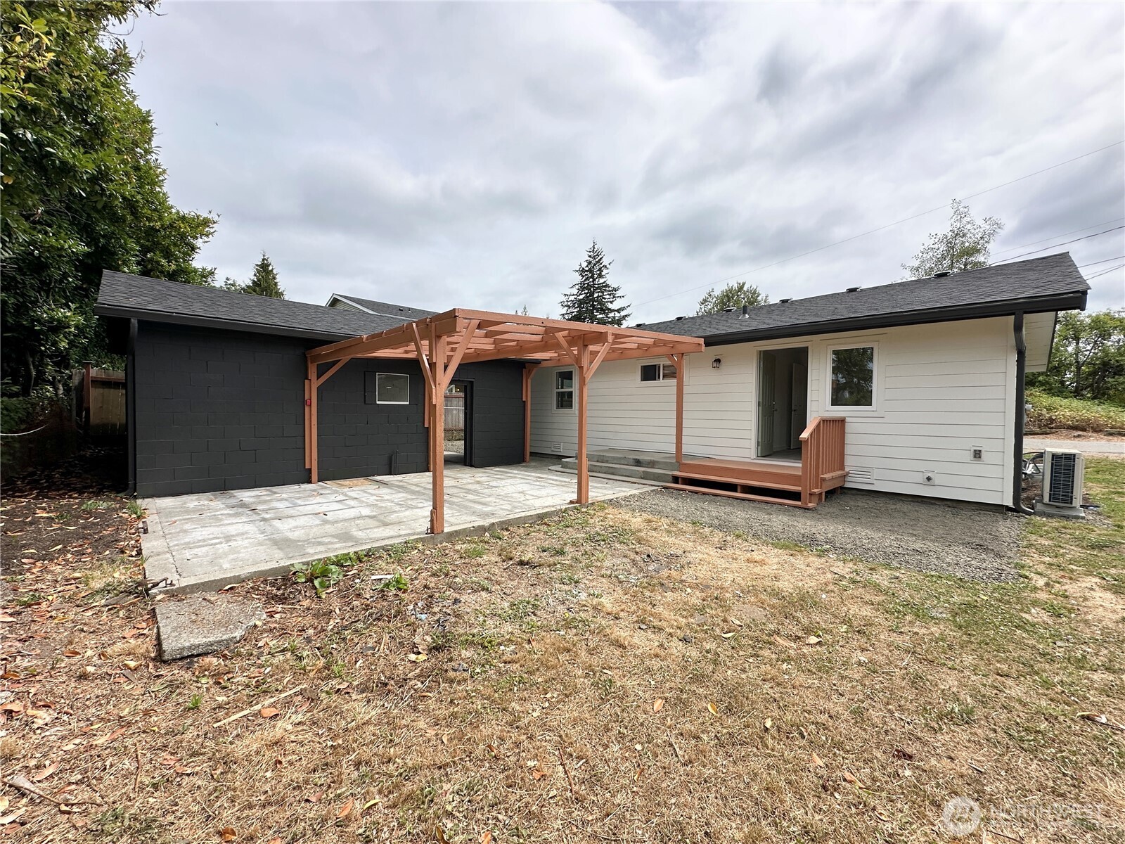 1743 SE Crawford Road Port Orchard WA 98366