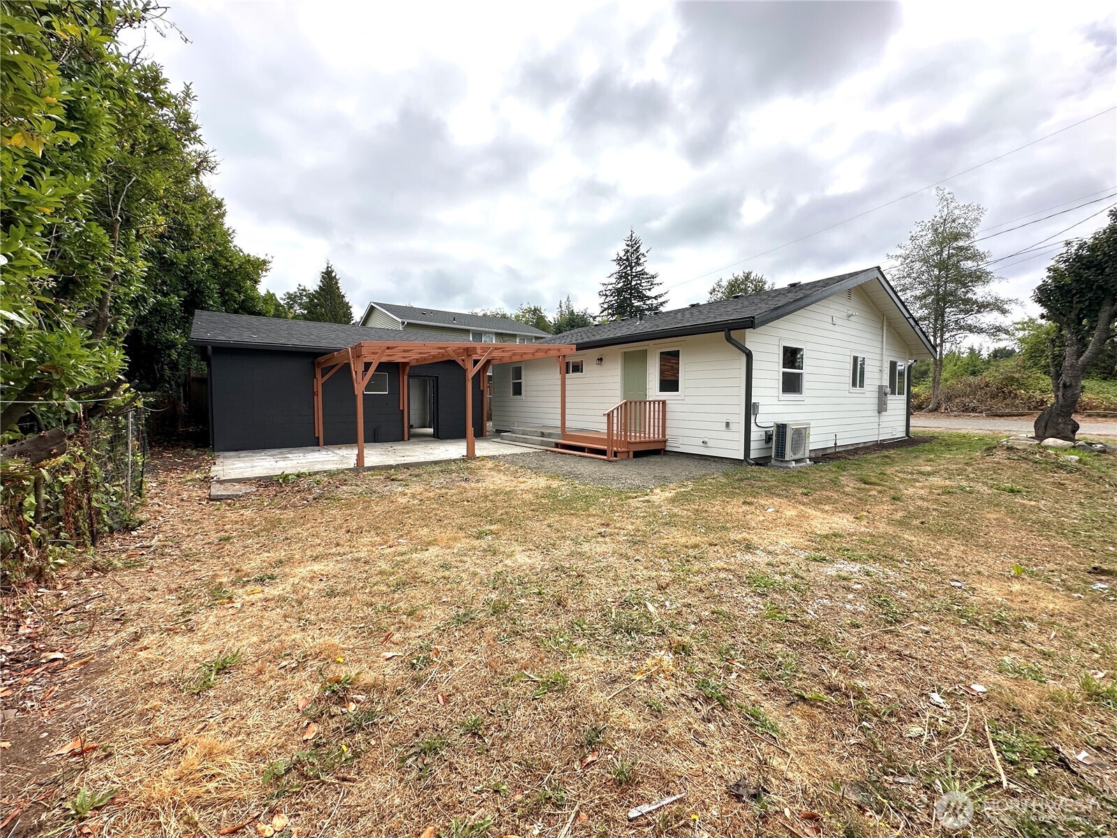 1743 SE Crawford Road Port Orchard WA 98366