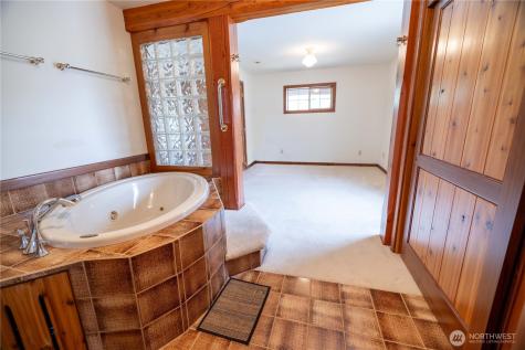 6 Orchard Loop S. Tonasket WA 98855