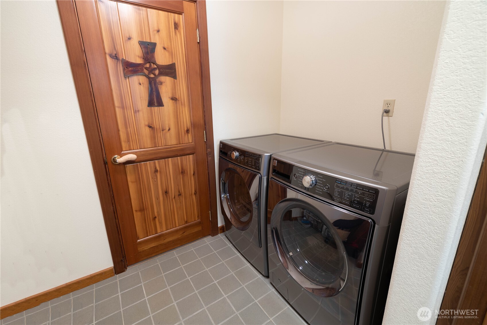 6 Orchard Loop S. Tonasket WA 98855