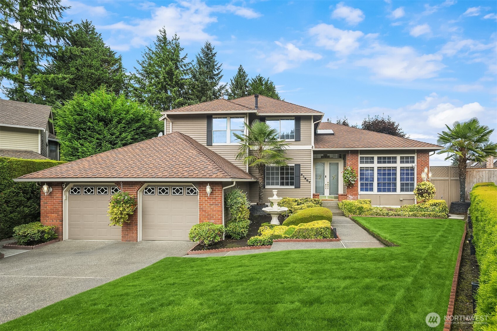 32807 12th Avenue SW Federal Way WA 98023
