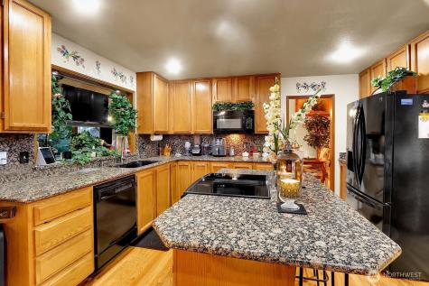 32807 12th Avenue SW Federal Way WA 98023