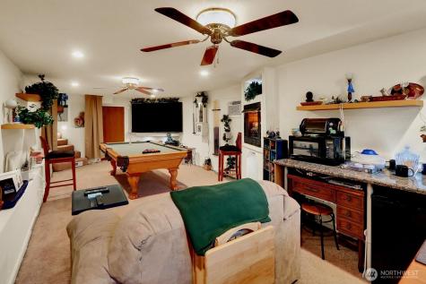 32807 12th Avenue SW Federal Way WA 98023