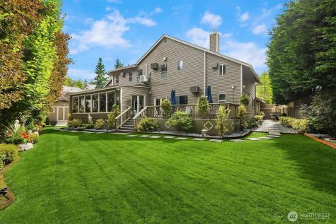 32807 12th Avenue SW Federal Way WA 98023