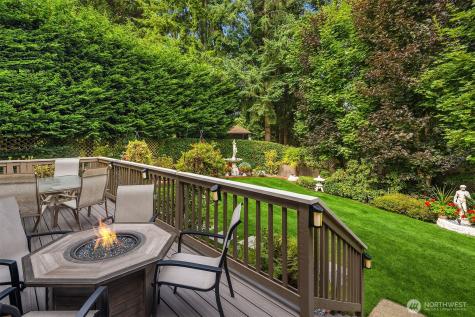 32807 12th Avenue SW Federal Way WA 98023