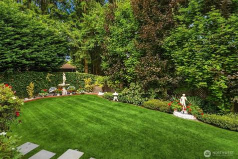 32807 12th Avenue SW Federal Way WA 98023