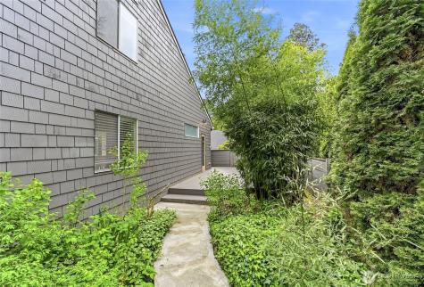 613 Bellevue Way SE Bellevue WA 98004