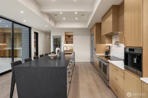 7626 NE 10th Street Medina WA 98039