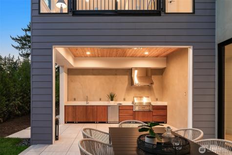 7626 NE 10th Street Medina WA 98039