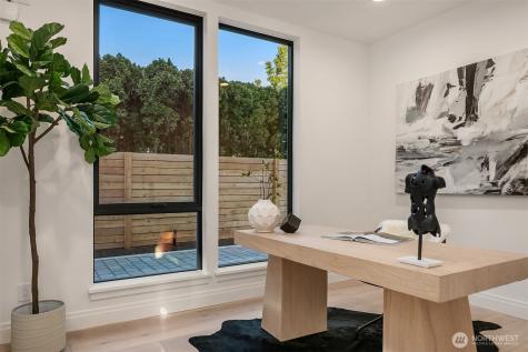 7626 NE 10th Street Medina WA 98039