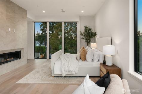 7626 NE 10th Street Medina WA 98039