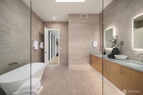 7626 NE 10th Street Medina WA 98039