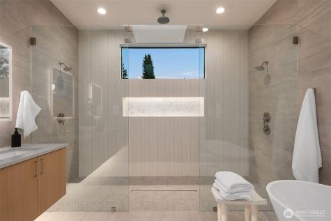 7626 NE 10th Street Medina WA 98039