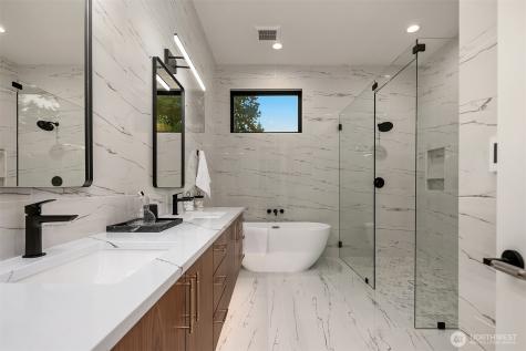 7626 NE 10th Street Medina WA 98039