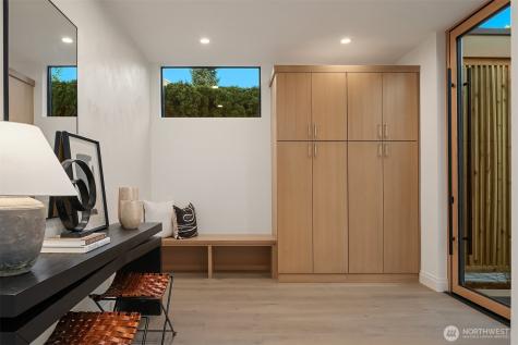 7626 NE 10th Street Medina WA 98039