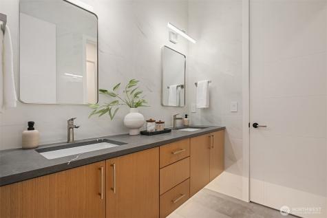 7626 NE 10th Street Medina WA 98039