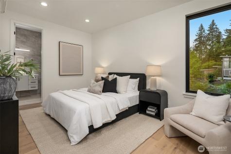 7626 NE 10th Street Medina WA 98039