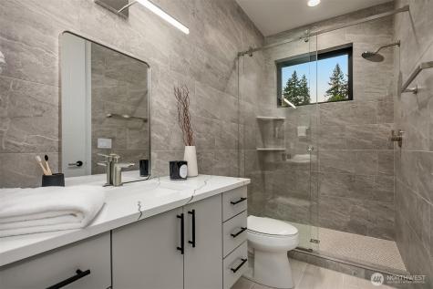 7626 NE 10th Street Medina WA 98039