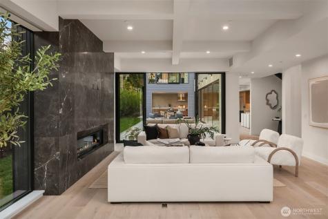 7626 NE 10th Street Medina WA 98039