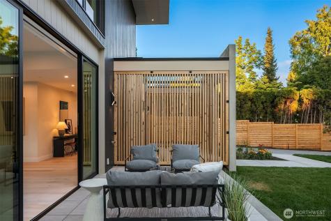 7626 NE 10th Street Medina WA 98039