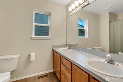 16814 128th Avenue E Puyallup WA 98374