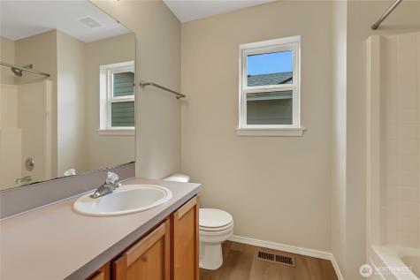 16814 128th Avenue E Puyallup WA 98374