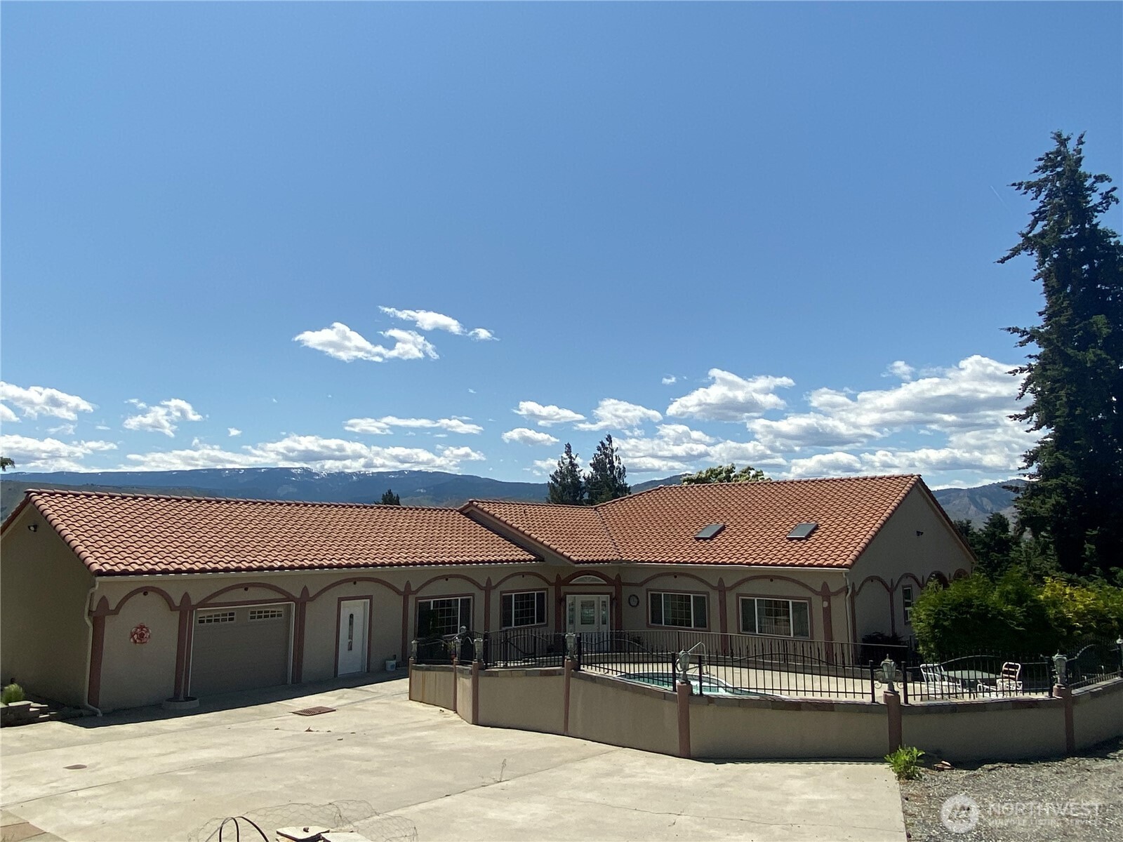 1055 N Jackson Avenue East Wenatchee WA 98802