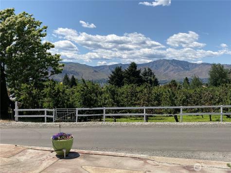 1055 N Jackson Avenue East Wenatchee WA 98802