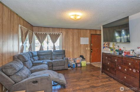 758 108th Street S Tacoma WA 98444