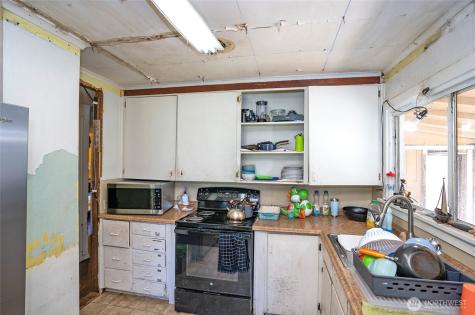 758 108th Street S Tacoma WA 98444