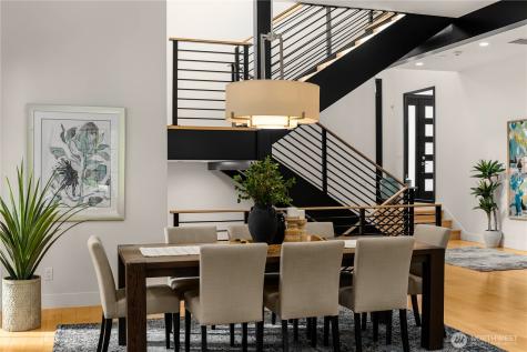 7002 93rd Avenue SE Mercer Island WA 98040