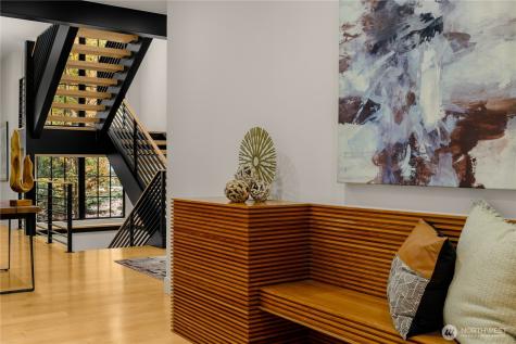 7002 93rd Avenue SE Mercer Island WA 98040