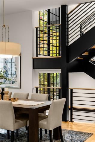 7002 93rd Avenue SE Mercer Island WA 98040