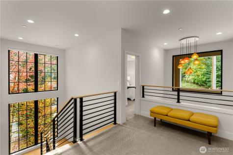 7002 93rd Avenue SE Mercer Island WA 98040