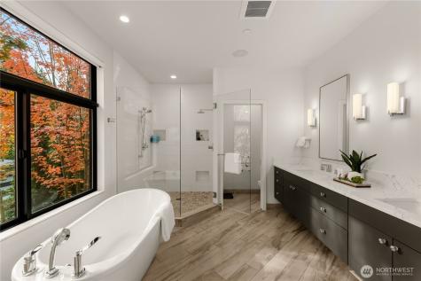 7002 93rd Avenue SE Mercer Island WA 98040